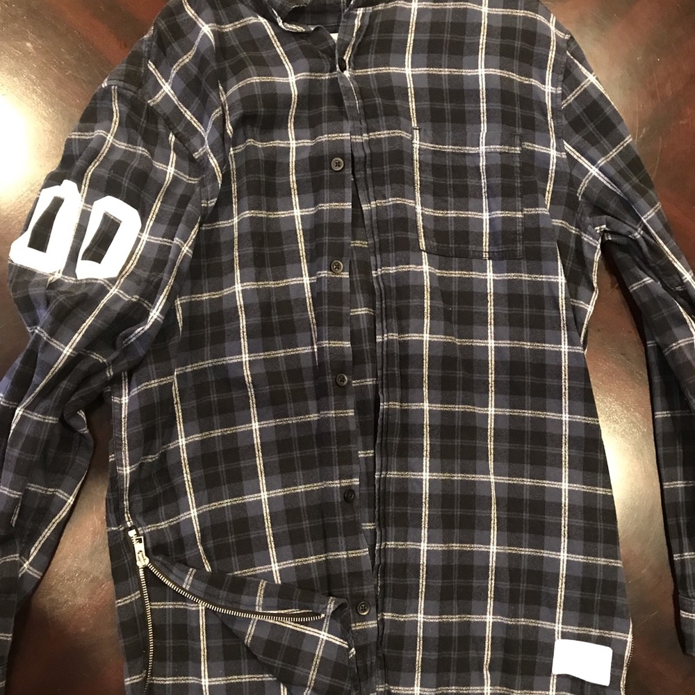 On the Byas Drop Hem button up w/ zippers, XL